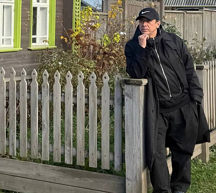 Актер Андрей Мерзликин побывал в Плесе и согласился, что там «невыносимо дорого»